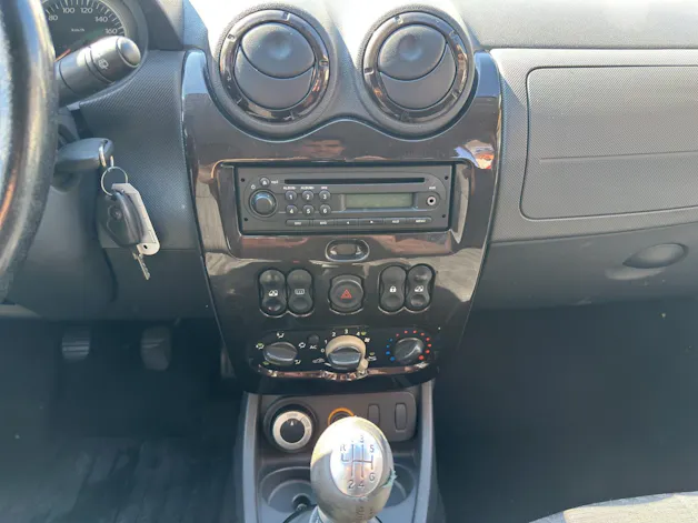 Dacia Duster 1.6 Lauréate 4x4