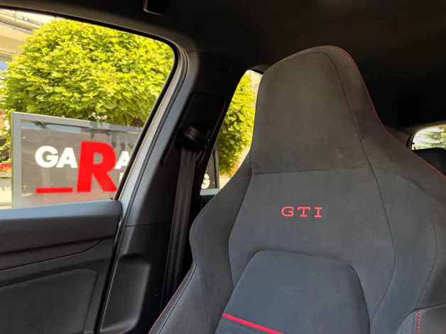 VW Golf GTI Clubsport *** BLACK STYLE MIT AKRAPOVIC SPORTAUSPUFF ***