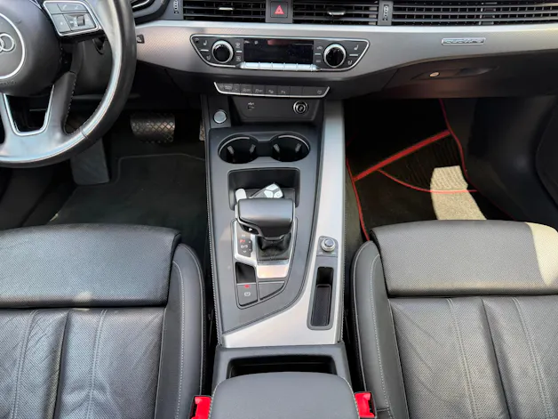 Audi A4 Avant 40 TDI S line quattro S-tronic
