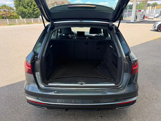 Audi A4 Avant 40 TDI S line quattro S-tronic