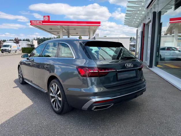 Audi A4 Avant 40 TDI S line quattro S-tronic