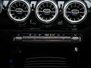 Mercedes-Benz A 35 AMG 4Matic 8G-DCT *Panorama*Assistenten*Multibeam-LED*