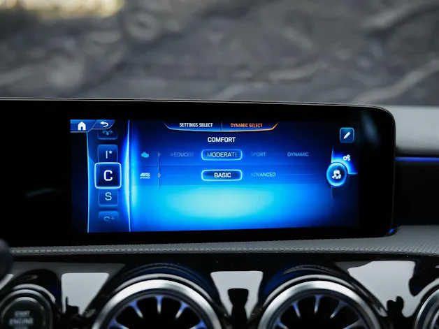 Mercedes-Benz A 35 AMG 4Matic 8G-DCT *Panorama*Assistenten*Multibeam-LED*