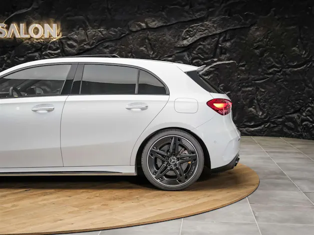 Mercedes-Benz A 35 AMG 4Matic 8G-DCT *Panorama*Assistenten*Multibeam-LED*