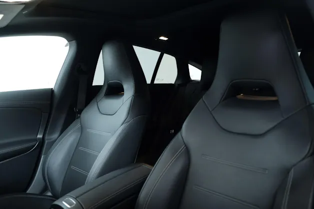 Mercedes-Benz CLA Shooting Brake 250 4Matic 7G-DCT AMG Line