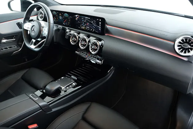 Mercedes-Benz CLA Shooting Brake 250 4Matic 7G-DCT AMG Line
