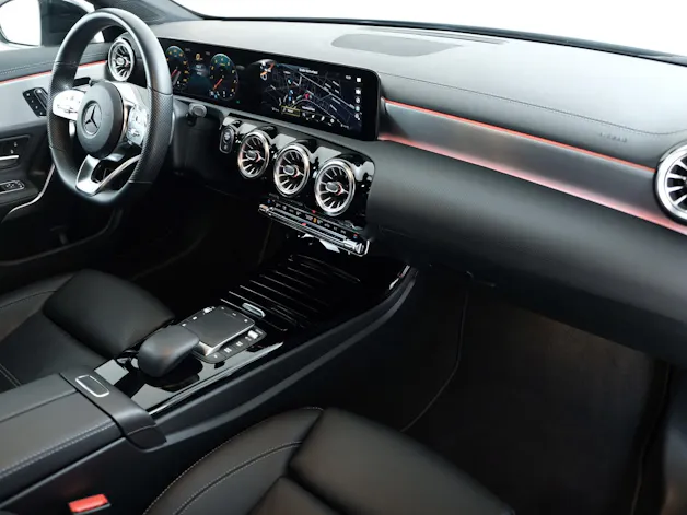 Mercedes-Benz CLA Shooting Brake 250 4Matic 7G-DCT AMG Line