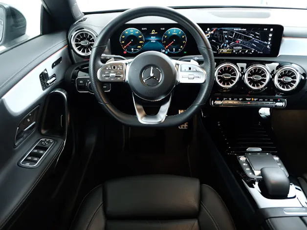 Mercedes-Benz CLA Shooting Brake 250 4Matic 7G-DCT AMG Line