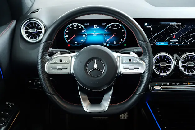 Mercedes-Benz GLA 250 4Matic AMG Line 8G-DCT