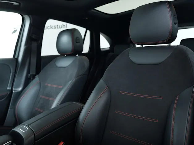 Mercedes-Benz GLA 250 4Matic AMG Line 8G-DCT