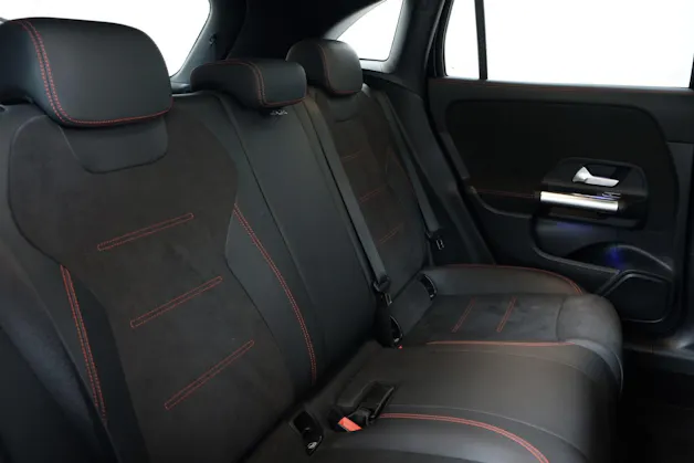 Mercedes-Benz GLA 250 4Matic AMG Line 8G-DCT