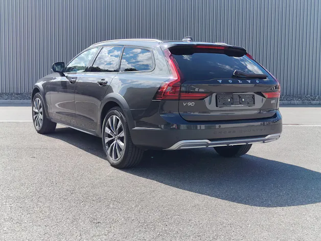 Volvo V90 Cross Country B5 Benzin MHD Plus AWD Geartronic