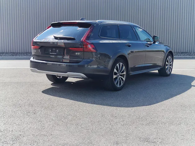 Volvo V90 Cross Country B5 Benzin MHD Plus AWD Geartronic