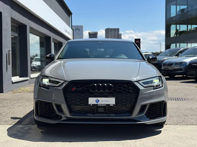 Audi RS3 Limousine 2.5 TSI quattro S-tronic