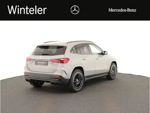 MERCEDES-BENZ GLA 200 Night Star 7G-D