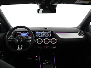 MERCEDES-BENZ GLA 200 Night Star 7G-D