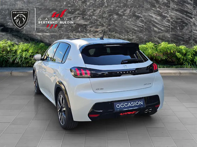 Peugeot 208 1.2 PureTech GT Line EAT8