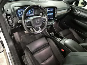 VOLVO XC40 2.0 D4 R-Design AWD