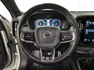 VOLVO XC40 2.0 D4 R-Design AWD