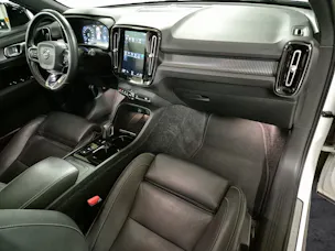 VOLVO XC40 2.0 D4 R-Design AWD