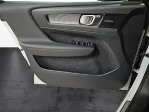 VOLVO XC40 2.0 D4 R-Design AWD