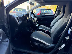 PEUGEOT 108 1.2 VTi Allure Top
