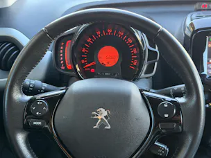 PEUGEOT 108 1.2 VTi Allure Top