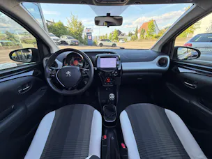 PEUGEOT 108 1.2 VTi Allure Top