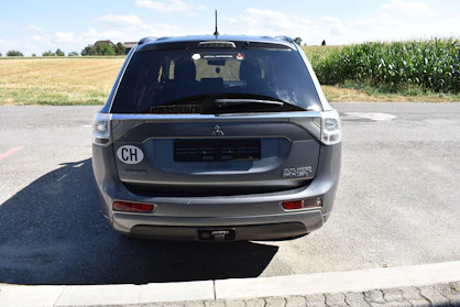 MITSUBISHI OUTLANDER 6