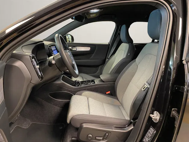Volvo XC40 2.0 B4 MH Plus Dark