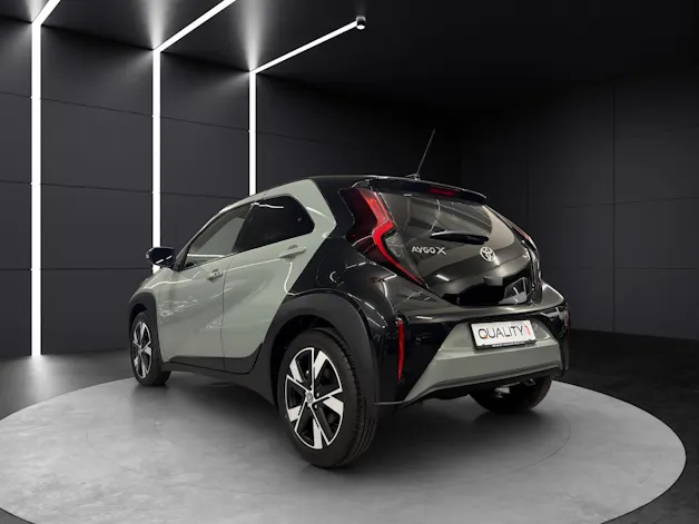 Toyota Aygo X 1.5 VVT-i HSD Trend