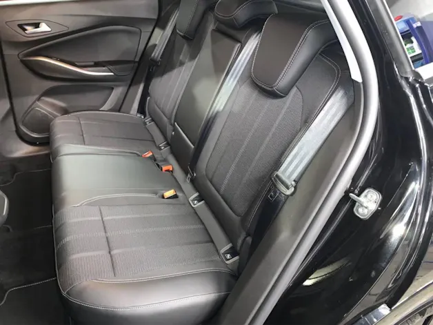 Opel Grandland 1.2i TP Blitz Automatik