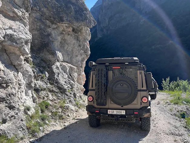 INEOS Grenadier Utility Wagon 3.0 Twin Turbo Diesel by capricorntrucks.ch