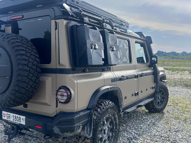 INEOS Grenadier Utility Wagon 3.0 Twin Turbo Diesel by capricorntrucks.ch