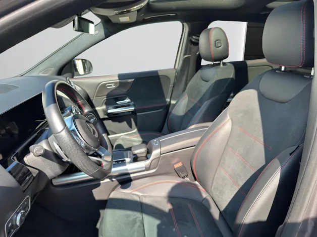 Mercedes-Benz GLA 250 4Matic AMG Line 8G-DCT