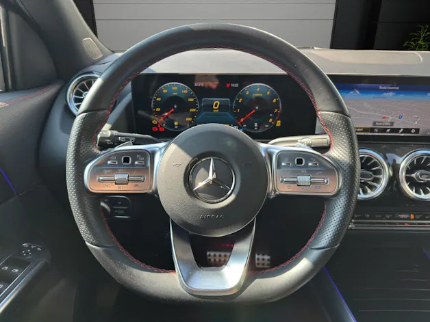 Mercedes-Benz GLA 250 4Matic AMG Line 8G-DCT