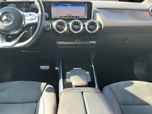Mercedes-Benz GLA 250 4Matic AMG Line 8G-DCT