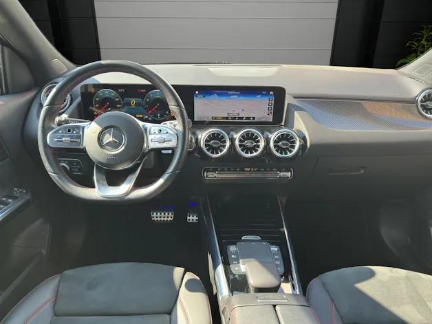 Mercedes-Benz GLA 250 4Matic AMG Line 8G-DCT