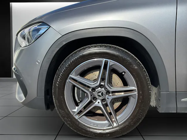 Mercedes-Benz GLA 250 4Matic AMG Line 8G-DCT
