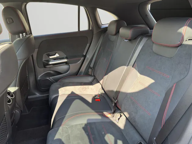 Mercedes-Benz GLA 250 4Matic AMG Line 8G-DCT