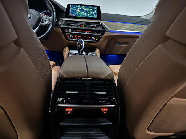 BMW 530d xDrive Luxury Line Steptronic | 1.Hand | CH |