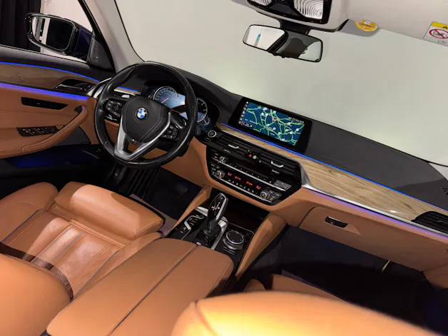 BMW 530d xDrive Luxury Line Steptronic | 1.Hand | CH |
