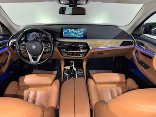 BMW 530d xDrive Luxury Line Steptronic | 1.Hand | CH |