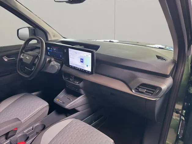 Ford E-Tourneo Courier Titanium
