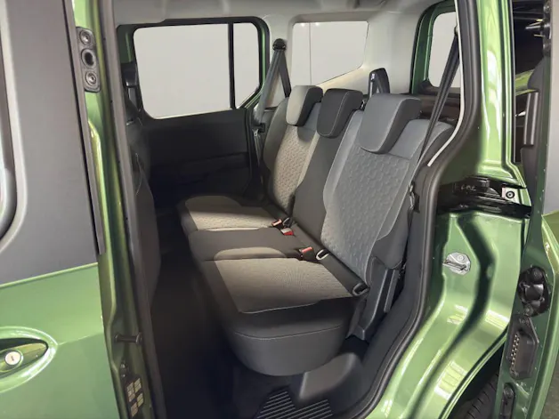Ford E-Tourneo Courier Titanium