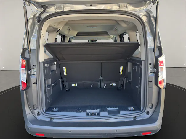 Ford E-Tourneo Courier Titanium