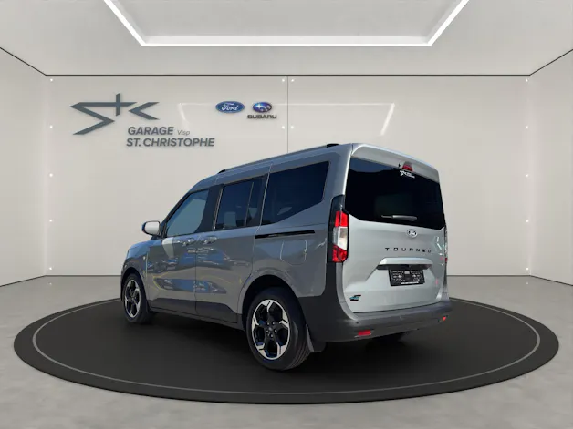 Ford E-Tourneo Courier Titanium