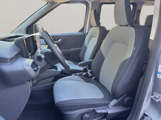 Ford E-Tourneo Courier Titanium