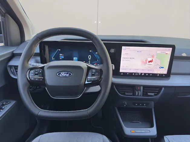 Ford E-Tourneo Courier Titanium