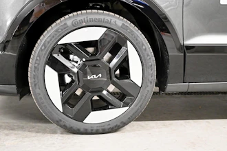 https://vehicle.imgix.net/4425961/37f9f3ff-3b39-4078-ad25-795fcdce6bc8.jpg